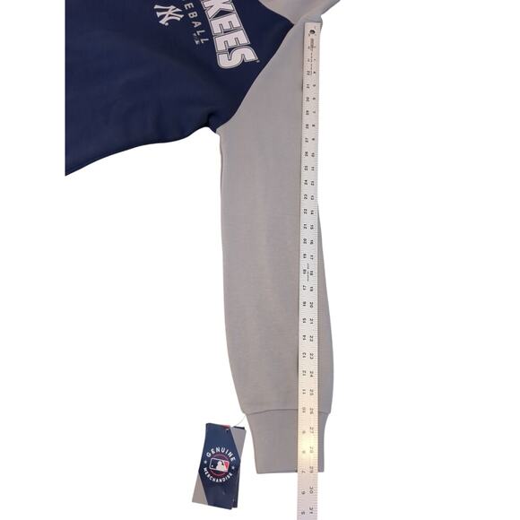 NWT! Fanatics Genuine Merch NEW YORK YANKEES Hoodie Blue/Gray Women's M - Picture 8 of 10